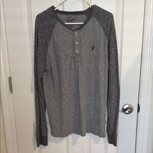 American Eagle Outfitters Heritage Gray Long Sleeve thermal henley shirt .